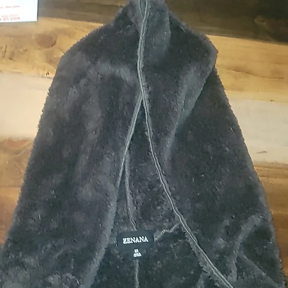Zenana Faux Fur Vest with Hood - Picture 6 of 6